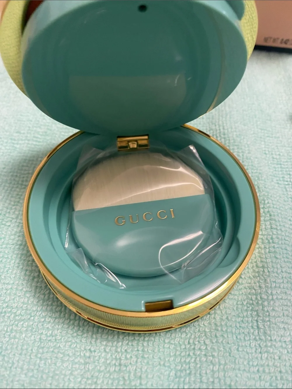 Gucci limited edition Bronzer Compact with Brush – Brown & Turquoise Accents